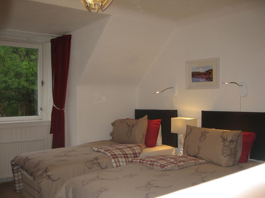 Bed and Breakfast The Golden Larches Lochearnhead Zimmer foto