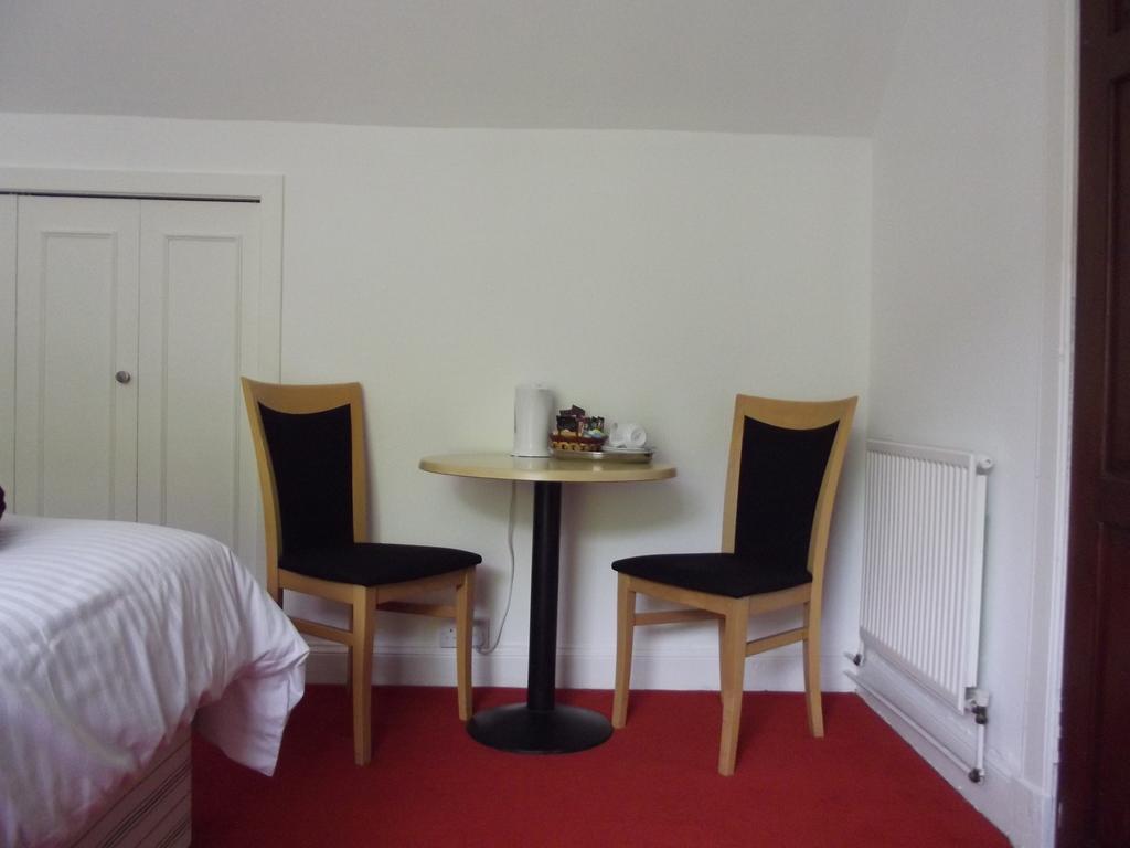Bed and Breakfast The Golden Larches Lochearnhead Zimmer foto